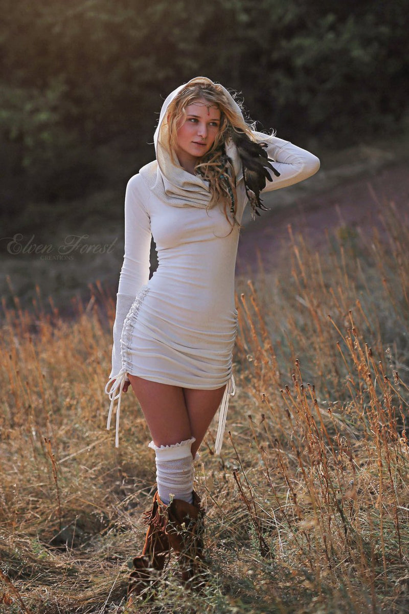 I absolutely adore this outfit *cute oversized sweater *love the boots and  leg warmers*