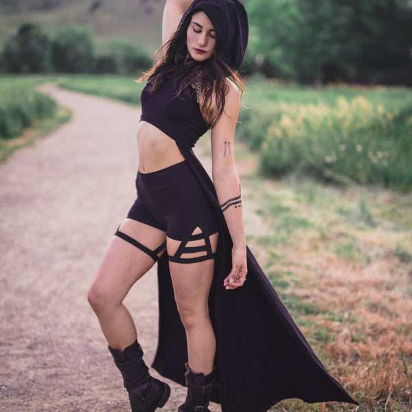 偉大な triangle-garter-shorts-yoga- トップス